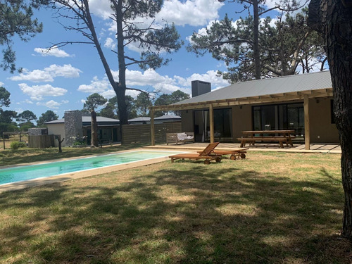 Casa En Venta De 4 Dormitorios En Pinar Del Faro