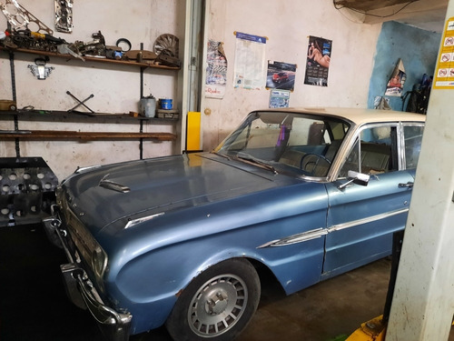 Ford Falcon Deluxe