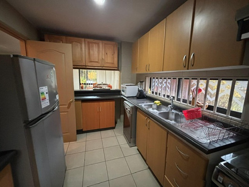 Excelente Casa Tipo Townhouse De 3 Pisos. 5d-4b.