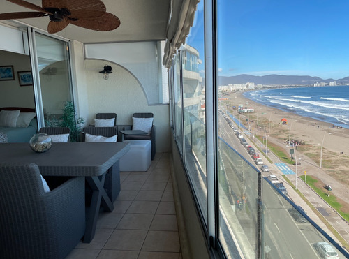Frente A Playa Con Hermosa Vista Panorámica.