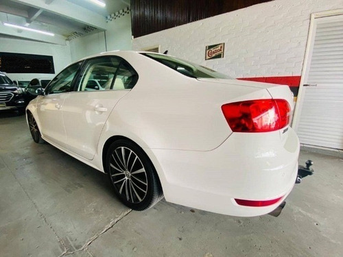 Volkswagen Jetta 2012 2.0 Comfortline Flex 4p Automática