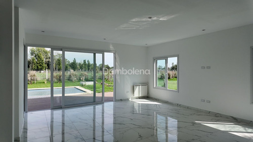 Casa En Venta En Terravista, General Rodríguez