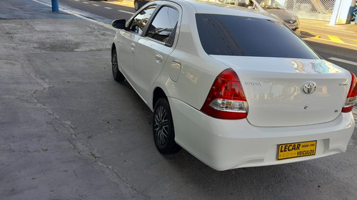 Toyota Etios 1.5 X Plus 16v 4p
