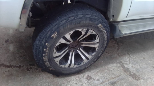 Imagen 11 de 13 de Hilux Doble Cabina 2005 Sincrónica 4x4 Negociable