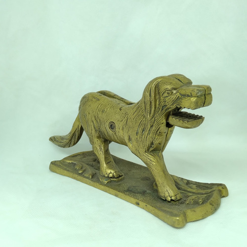 Figura Estatuillas Perro Rompe Nueces De Bronce (Usado)