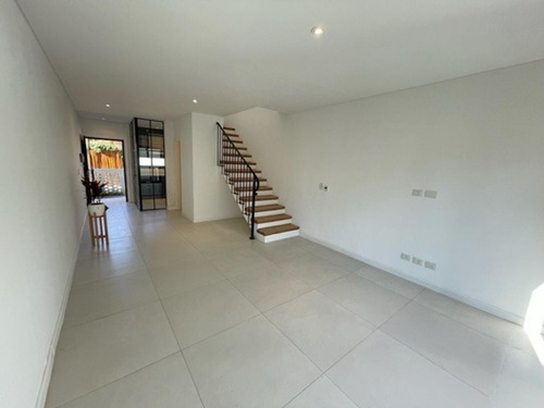 Imagen 9 de 23 de Dúplex A Estrenar De Categoria En Venta, San Miguel.