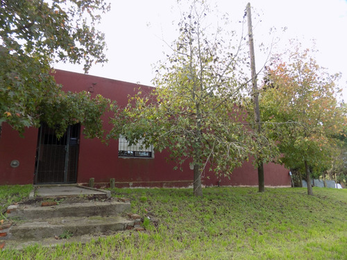 Casa Quinta, De 4 Hectareas Con 2 Viviendas Con Cochera, Deposito, Parque Y Parrilla