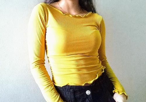 Imagen 1 de 1 de Blusas De Dama De Tela Acanelada. Talla Única