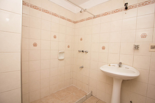 Precioso Apto. De 2 Dormitorios Con Garaje En Venta