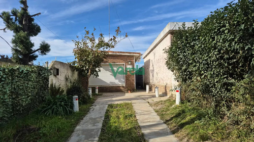 Casa En Las Toscas A Metros De Avenida Principal