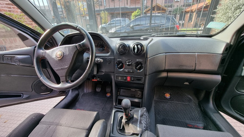 Imagen 9 de 25 de Alfa Romeo 145 2.0 Quadrifoglio Negro