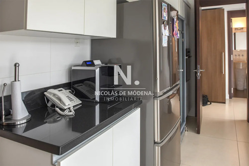 Apartamento Unico Frente Al Mar, Zona Puerto Con Piscina Propia.