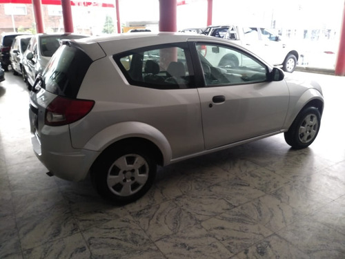 Imagen 4 de 10 de Ford Ka Fly Viral 1.6 Gnc 2011