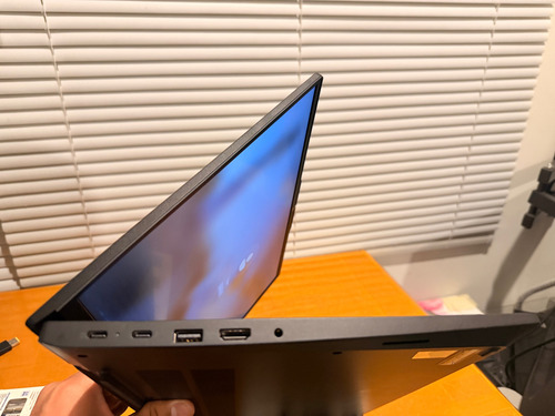 Lenovo Thinkpad E16 I7-1355u 40gb Ram 1tb 10 Cores Touch 16 Negro (Usado)