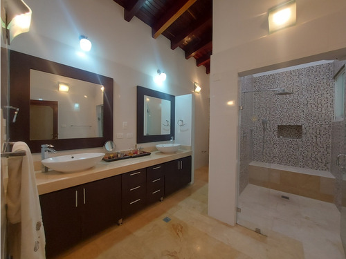 Se Vende Casa 550m2 La Lagunita Country Club 8699
