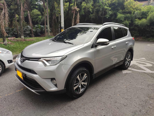 Toyota RAV4 2.0 Street