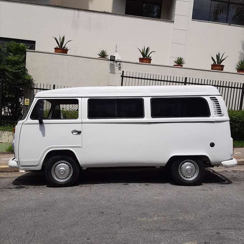 Volkswagen Kombi 2012 1.4 Lotação 12 Lugares