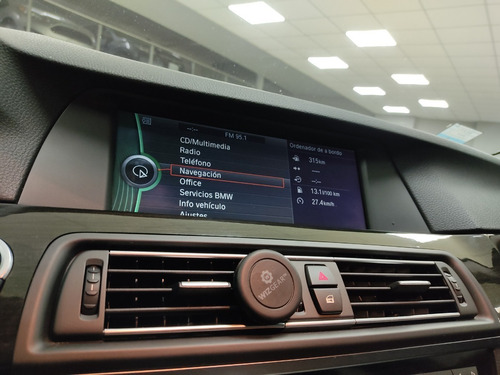 Imagen 11 de 15 de Bmw Serie 5 3.0 535ia Executive 306cv