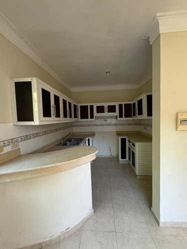 Se Vende Casa En San Pedro De Macoris Cerca Del Supermercado Jumbo