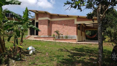Finca Con 4 Habitaciones 2 Baños Capacidad 20 Personas