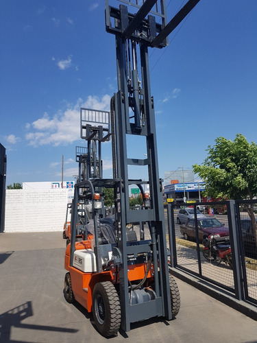 Imagen 10 de 15 de Autoelevador Chl/ Heli 2500kg Motor A498 Euro3 Torre 3.5 M