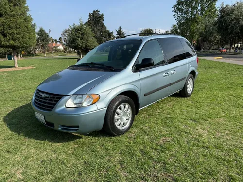 Chrysler Voyager Lx At