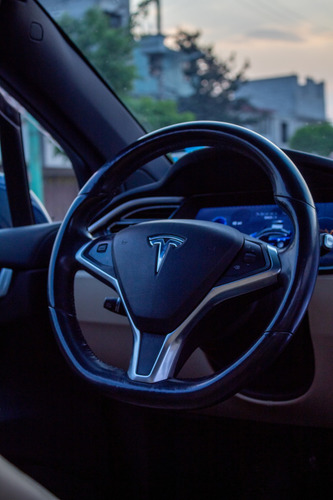 Tesla X90d 2016