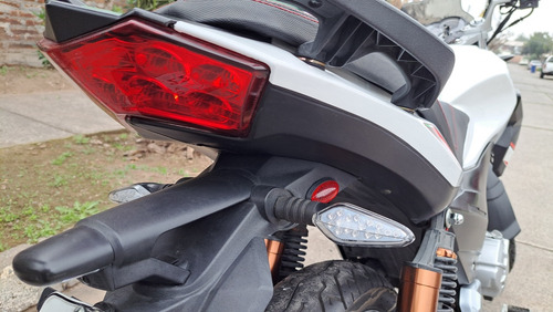 Imagen 16 de 16 de Aprilia Stx 150 2017 Excelente Estado, Al Día, Transferible