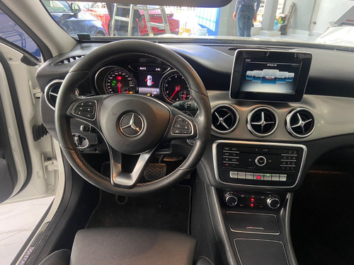 Mercedes-Benz Clase GLA 1.6 200 Cgi Sport At