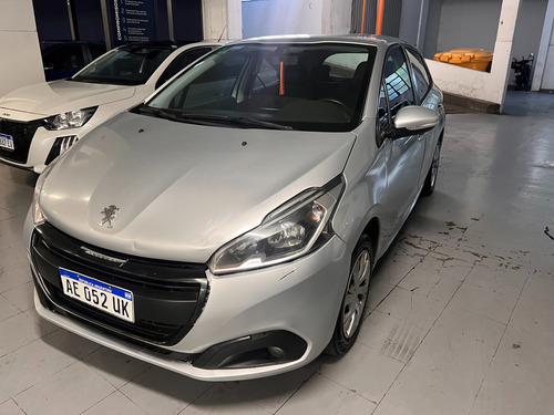 Peugeot 208 1.6 Active