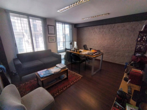 Imagen 13 de 19 de Edificio Comercial- Gran Edificio Próximo A Maldonado Y Salto, 316 M2, Reciclado !!