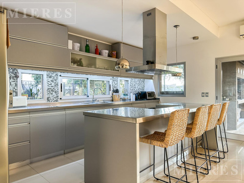 Casa En Venta En Barbarita - Bancalari