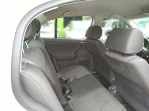 Volkswagen Polo Sedan 1.6 8v Comfortline 4p 2014