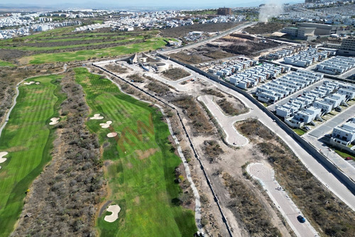 Terreno De 718m² Colindante A Campo De Golf, Clúster De Solo 38 Lotes, Zibatá, Qro.