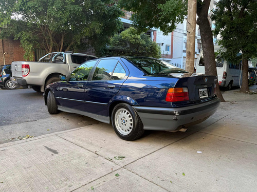BMW Serie 3 2.0 318is Sedan