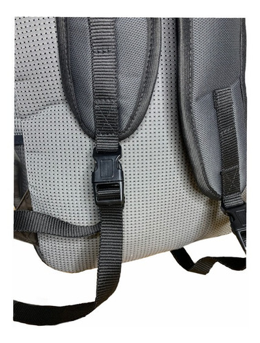 Imagem 5 de 7 de Mochila Resistente Artesanal Com Tecido Automotivo
