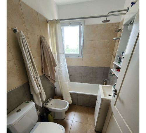 Imagen 9 de 17 de Venta - Casa 3 Ambientes Con Cochera En Barrio Los Robles