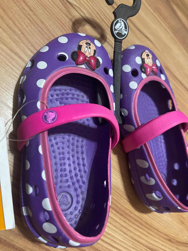 Crocs Minnie Mouse, Talle C6, Eur 22-23