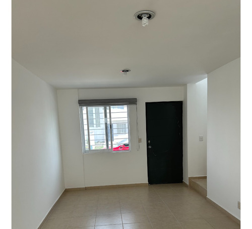 Venta De Casa En Misión Del Parque 2 Recamaras 1.5 Baños
