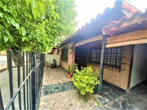 Greenwood Vende Hermosa Y Amplia Casa En La Sexta Seccion De La Ciudad De Mendoza