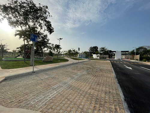 Terreno En Venta En Privada Inara Residencial En Cholul, Mérida
