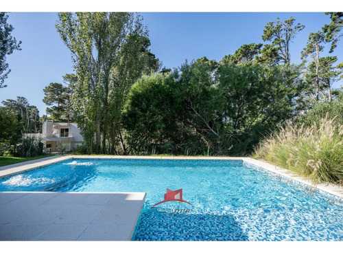 Pinamar , Casa Cul De Sac De Alamos Con Piscina Y Gas Natural