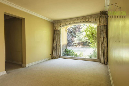Casa En Venta De 4 Dorm. En Las Condes