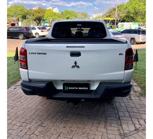 Mitsubishi L200 Triton 2.4 16V TURBO DIESEL GL CD 4X4 MANUAL
