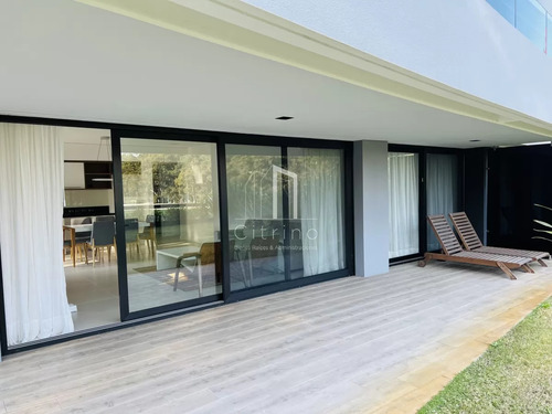 Venta De Apartamento En Crystal View En Complejo Solanas Resort Barrio Privado.