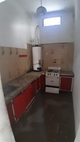 Terreno De 500 M2 Con 4 Dptos. Y Un Local. Ideal Inversor.
