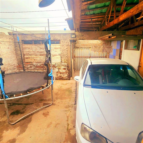 Casa En Venta De 3h, 2b, 2estc + Bog En Puente Alto Av.