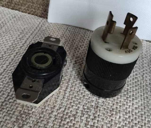 Nema L5-30 Toma Y Conector