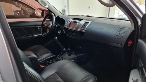 Imagen 7 de 15 de Toyota Hilux 2015 3.0 Cd Srv Cuero 171cv 4x4 - E4