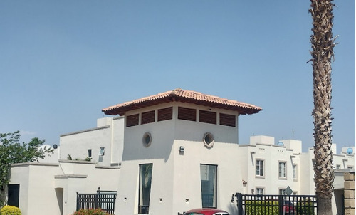 Casa En Venta, Recuperación Bancaria, Fraccionamiento Sonterra, Santiago De Queretaro , Queretaro. Laab2